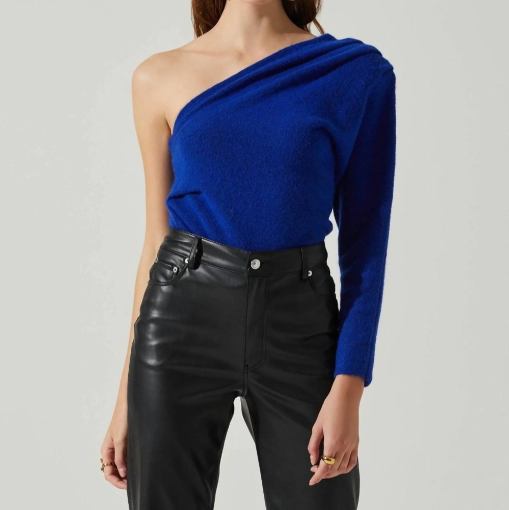 NWT ASTR the Label Cosima One-Shoulder Sweater Cobalt Blue